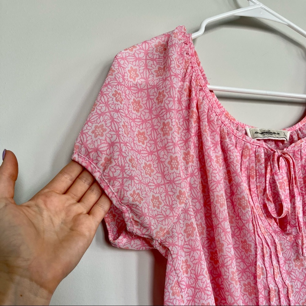 Abercrombie & Fitch Pink Sheer Top - Picture 3 of 5